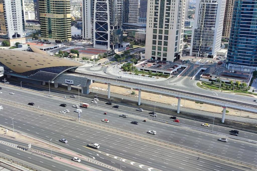 Near & Metro Dubaï