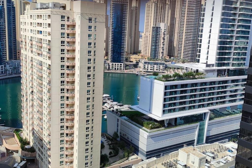 Near & Metro Dubaï