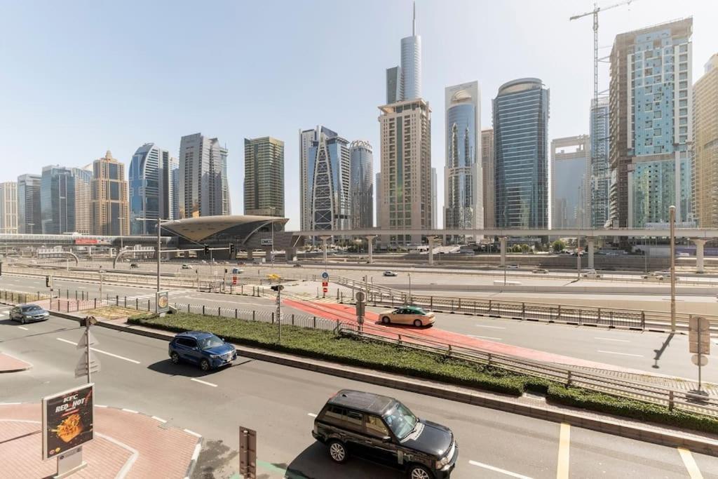 Near & Metro * Dubaï